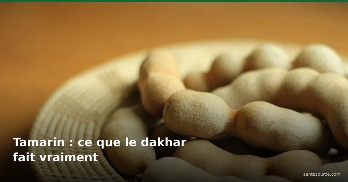 Gousses de tamarin (dakhar) dans un panier tressé, fruit riche en fer utile à la fertilité